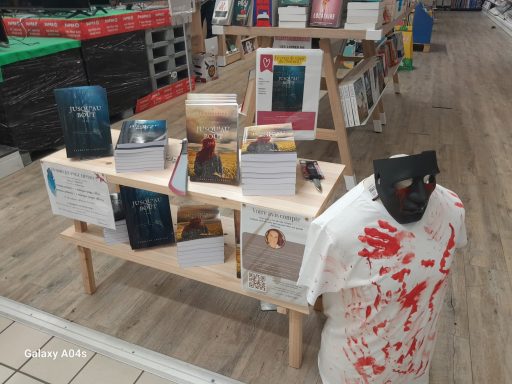 Exposition de la série "Jusqu'au bout" à Super U La Châtre (36)